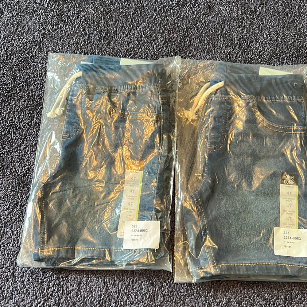 Pair of 2 NWT okie dokie denim shorts size 4T cotton waist and